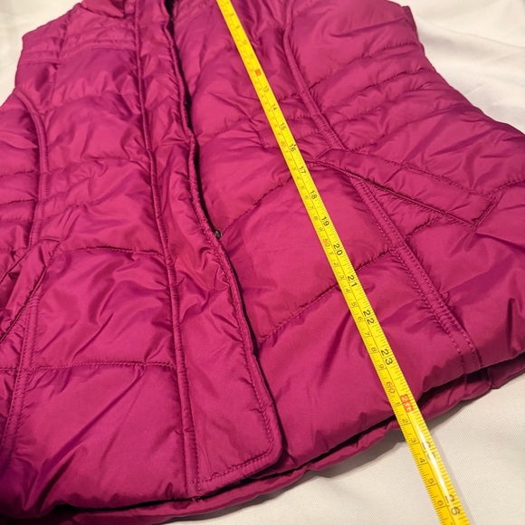 New York and Company Women’s Magenta Puffer Vest | Size Medium | Preowned | V1 - Picture 6 of 8